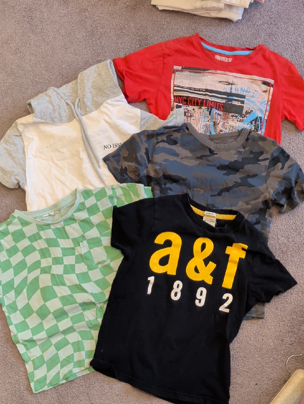 Boys T-shirt Bundle, 5 Tops 👕 ☀️⛱️
